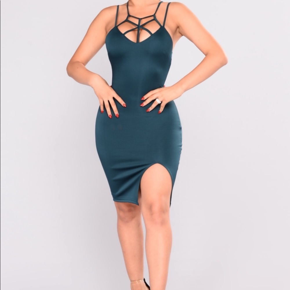 Sold!! Beautiful midi dress!